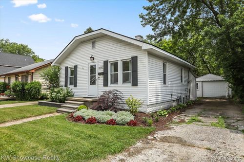 3246 Grayson St, Ferndale, MI, 48220-1074 | Card Image