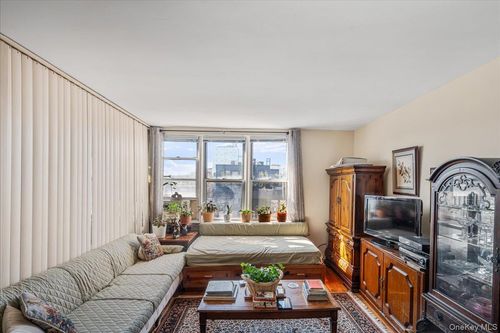 6p-150 Hawthorne Street, New York, NY, 11225 | Card Image