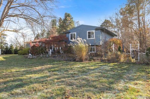 10490 Green Rd, Goodrich, MI, 48438-9050 | Card Image