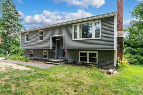 97 Pillsbury Rd, Londonderry, NH, 03053-2876 | Card Image