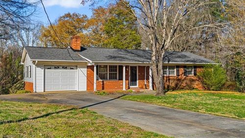 2509 N Berry St, Germanton, NC, 27019-9526 | Card Image