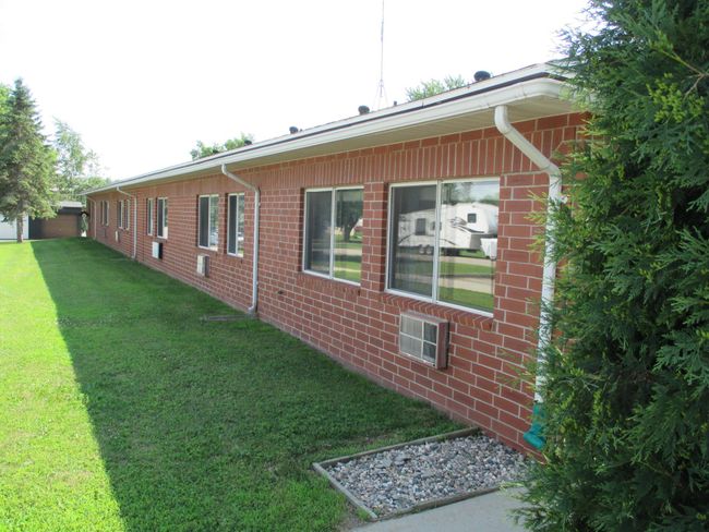 Greenleaf Exterior.JPG | Image 6