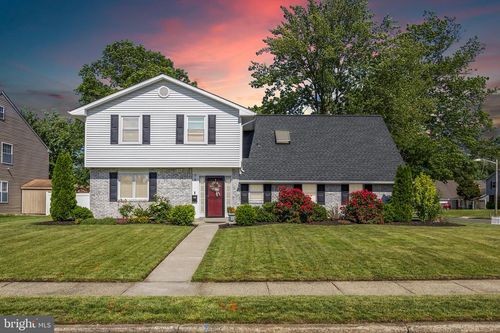 2 Erynwood Ave, MARLTON, NJ, 08053-1815 | Card Image