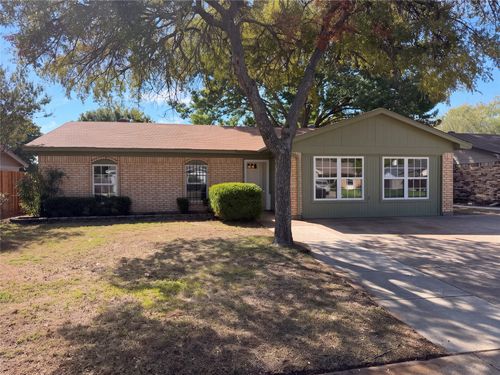 529 Edwards Dr, Saginaw, TX, 76179-1105 | Card Image