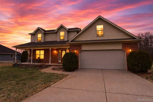 8376 Oak Ridge Dr, Goodrich, MI, 48438-8747 | Card Image