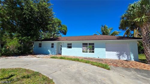 201 Marco Lake Dr, MARCO ISLAND, FL, 34145-2823 | Card Image