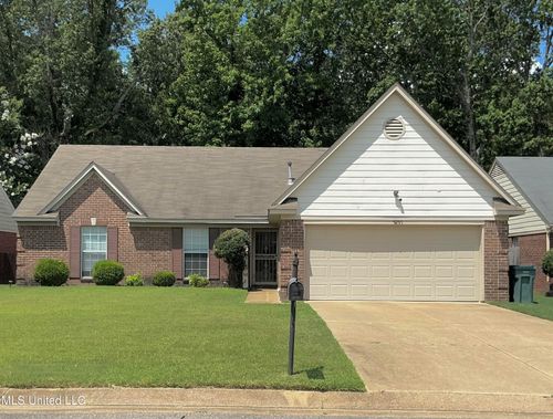 8287 Grayce Dr, Southaven, MS, 38671-7052 | Card Image