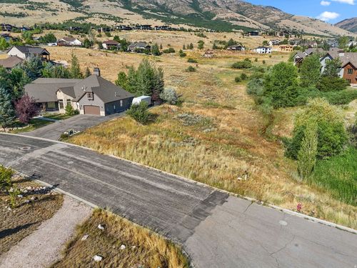 5522 E Buckhorn Dr, Eden, UT, 84310-9862 | Card Image