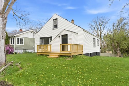 2000 Maple Ave, Downers Grove, IL, 60515-4406 | Card Image