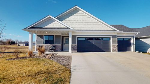 2018 Douglas Trail Dr Se, Pine Island, MN, 55963-2818 | Card Image