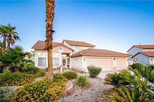 2532 Goldenmoon St, Las Vegas, NV, 89108-4480 | Card Image