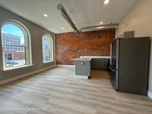 9-205 N Washington Ave, Scranton, PA, 18503-1553 | Card Image