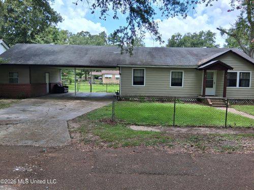 111 Rushing St, Natchez, MS, 39120-2212 | Card Image