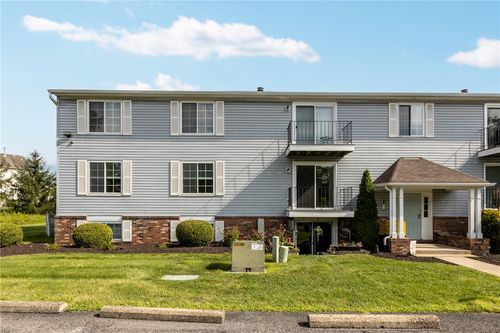 1630 Jefferson Ridge Dr, Jefferson Hills, PA, 15025-3427 | Card Image