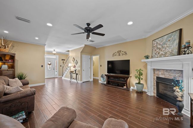 Living Room | Image 14