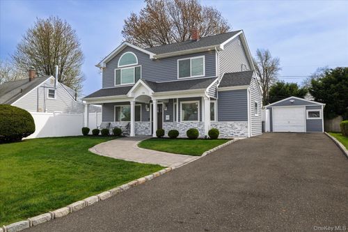 106 Hickory Ln, Levittown, NY, 11756-3328 | Card Image