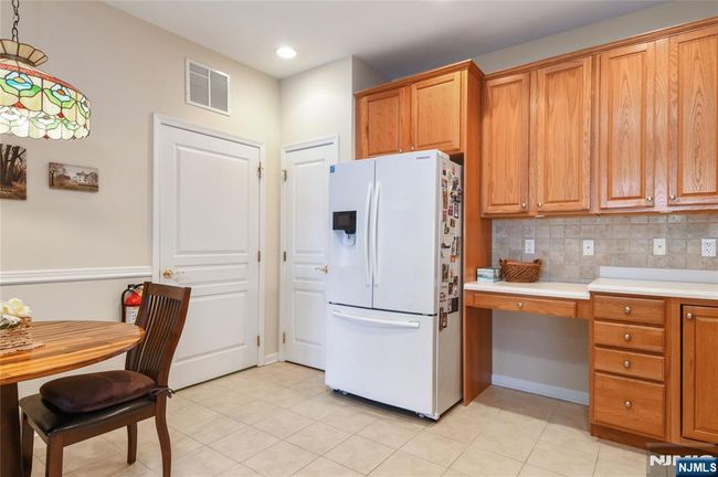 10108 Warrens Way, Townhouse with 2 bedrooms, 2 bathrooms and null parking in Wanaque NJ | Image 5