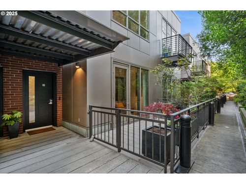 105-922 Nw 11th Ave, Portland, OR, 97209-2776 | Card Image