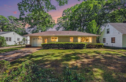 655 Wendover Boulevard, Norton Shores, MI, 49441 | Card Image
