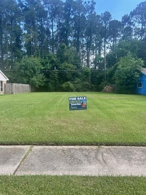 215 Drury Ln, Slidell, LA, 70460-8421 | Card Image