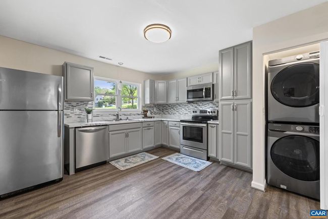 86 Woodlake Dr, Townhouse with 3 bedrooms, 2 bathrooms and null parking in CHARLOTTESVILLE VA | Image 7