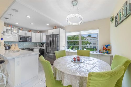 18 Mansfield A, Boca Raton, FL, 33434-2413 | Card Image