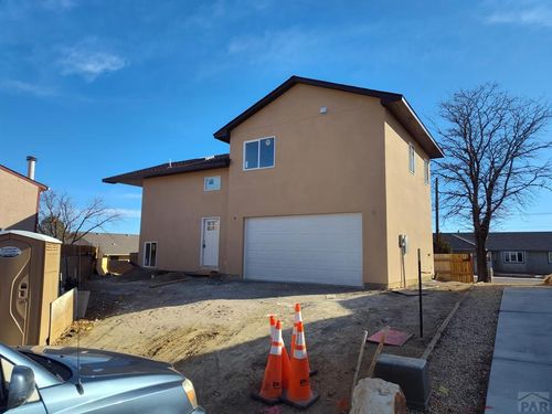 9 Heatherwood Ln, Pueblo, CO, 81008-1806 | Card Image