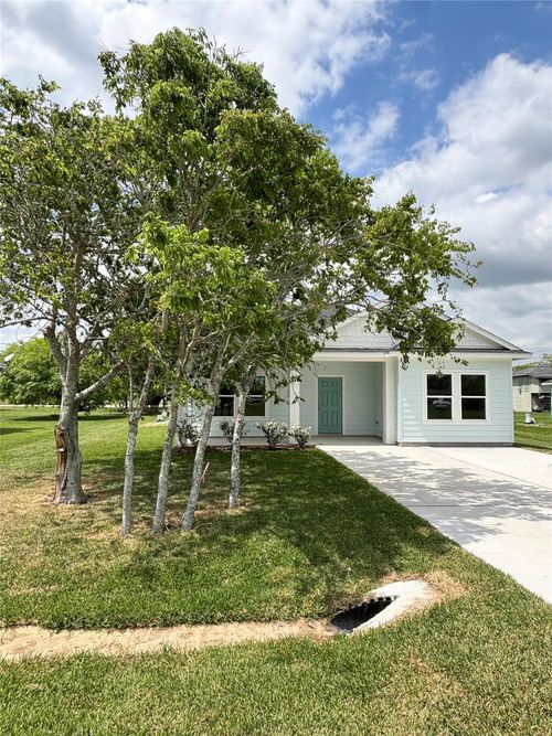 638 Stovall Dr, Palacios, TX, 77465 | Card Image