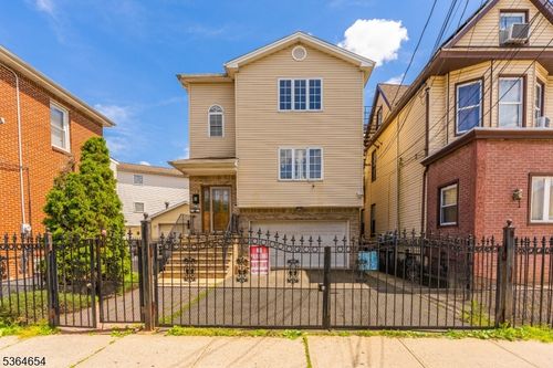 589 Meadow St, Elizabeth, NJ, 07201-1513 | Card Image