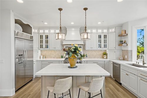 25702 Nellie Gail Rd, Laguna Hills, CA, 92653-6118 | Card Image