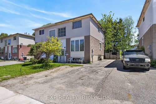 33 Carlton Road, Barrie, ON, L4M5K8 | Card Image