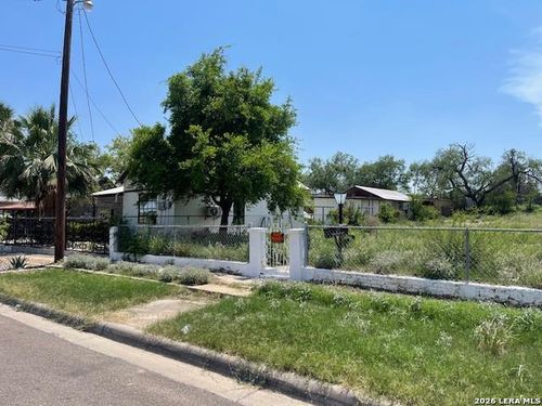 965 Ave D, Eagle Pass, TX, 78852 | Card Image