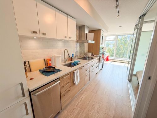 305-1783 Manitoba St, Vancouver, BC, V5Y0K1 | Card Image