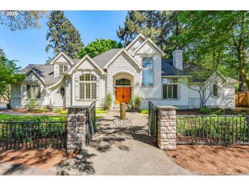 18108 Pilkington Rd, Lake Oswego, OR, 97035-7046 | Card Image