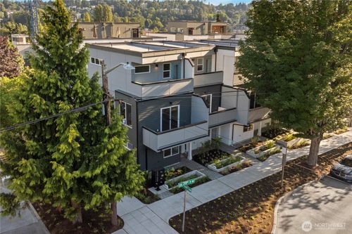 105 Nw 39th St, Seattle, WA, 98107 | Card Image