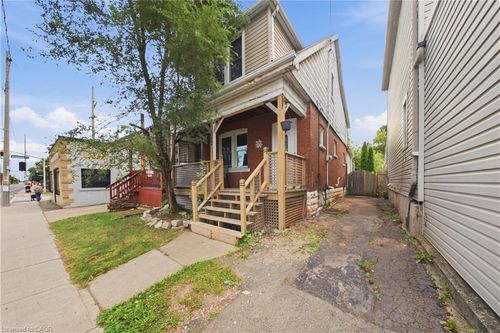 1082 Cannon St E, Hamilton, ON, L8L2J1 | Card Image