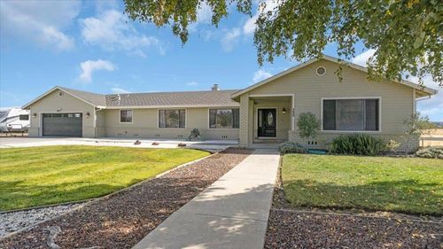 352 Cowden Rd, Hollister, CA, 95023-9615 | Card Image