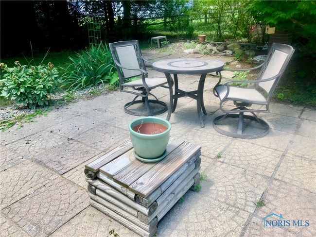 22915 W Walnut Ln, House other with 3 bedrooms, 2 bathrooms and 1 parking in Genoa OH | Image 5