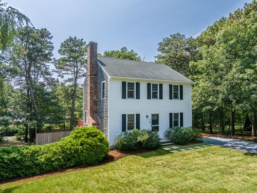 19 Waltham Cir, West Yarmouth, MA, 02673-1483 | Card Image
