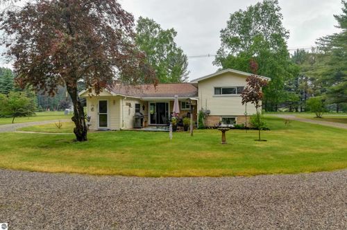 10741 N Long Lake Rd, Traverse City, MI, 49685-9124 | Card Image