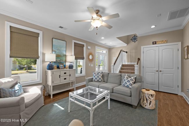 Entry into Family Room | Image 6