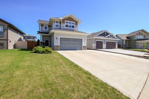 34 Panorama Avenue, Lacombe, AB, T4L0J4 | Card Image