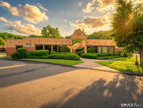 304-1 Bradley Rd, Woodbridge, CT, 06525-2235 | Card Image