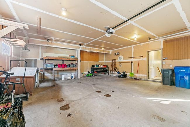 Garage | Image 28