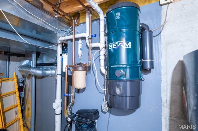 Utility room with a central vacuum unit | Image 55