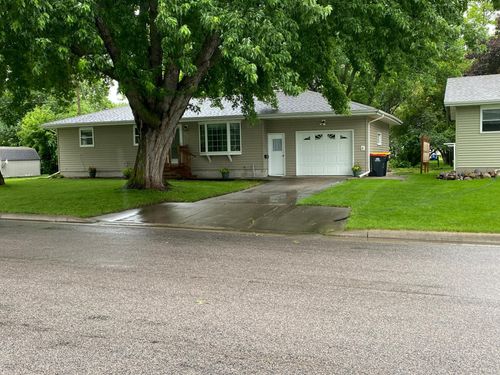 220 S 2nd St, Bird Island, MN, 55310-1103 | Card Image