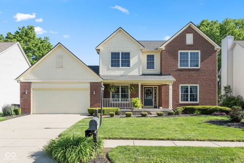 11866 Weathered Edge Dr, Fishers, IN, 46037-3905 | Card Image