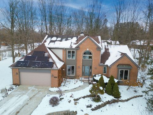 825 Brookside Dr, Ann Arbor, MI, 48105-1162 | Card Image