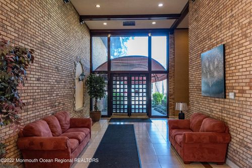 62-300 Gorge Rd, Cliffside Park, NJ, 07010-2759 | Card Image