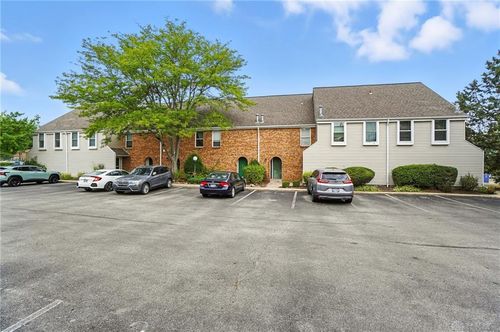 106 E Ticonderoga Dr, Westerville, OH, 43081-1389 | Card Image
